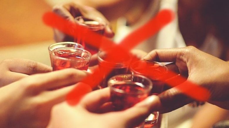 Çfarë i ndodhë trupit tuaj kur e lini alkoolin?