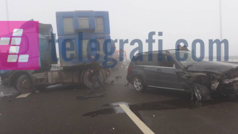 Policia jep detaje të aksidentit në autostradë (Foto)