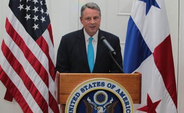Dorëhiqet ambasadori amerikan në Panama: Nuk mund t’i shërbej Trumpit