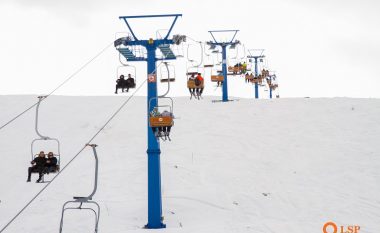 Në fillimin e sezonit për skijim në Kodrën e Diellit nuk punon teleferiku (Video)
