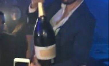 Rrëzon shishen e shampanjës që kushton 35 mijë euro, turpërohet keq në klubin e natës (Video)