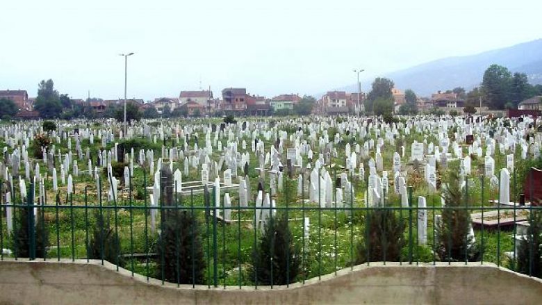 Tetovë, ceremonia e varrimit të pesë anëtarëve të familjes Zulbeari (Video/Live)