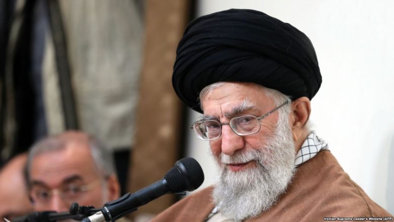 Iran: Khamenei i fajëson “armiqtë” për protesta