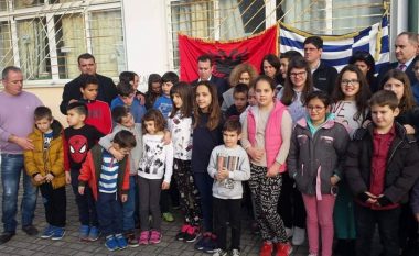 Reagimi i grekëve shtyn mësimin e shqipes nga fëmijët e emigrantëve në Kretë
