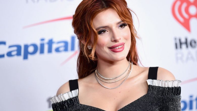 Aktorja e njohur Bella Thorne trondit me rrëfimin e saj: Jam abuzuar seksualisht deri në moshën 14 vjeçare (Foto)