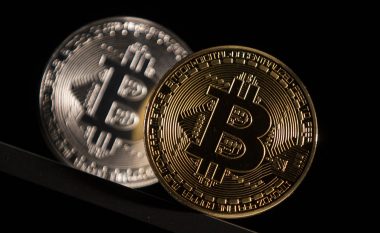 The Guardian: Po mendoni të investoni në Bitcoin, mos e bëni?!