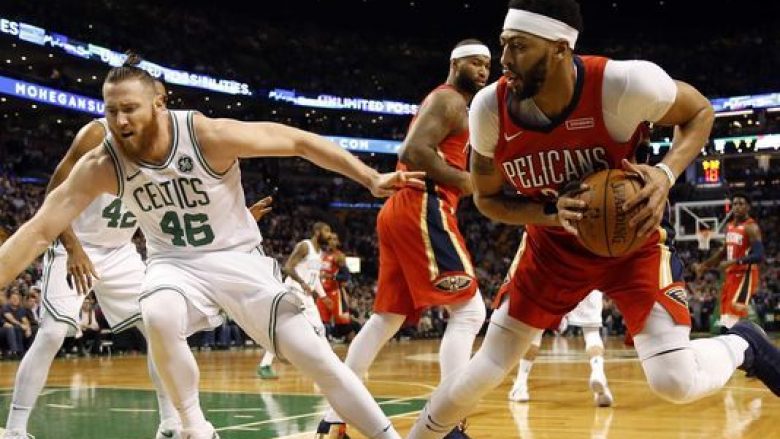 New Orleans gjunjëzon Bostonin, shkëlqen Anthony Davis (Video)