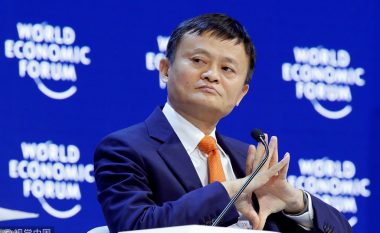Themeluesi i Alibabas, Jack Ma me xhaketë femrash në forumin e Davosit (Foto)