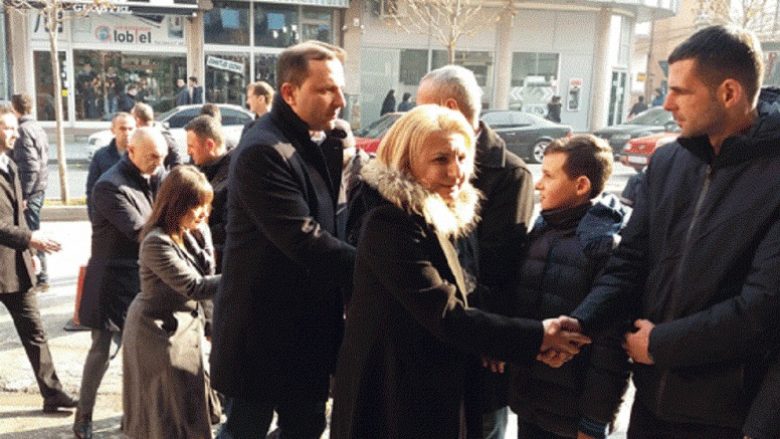 Delegacioni i Qeverisë viziton familjen Zulbeari në Tetovë