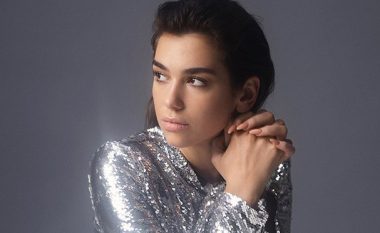 Vazhdon t’i komentojë ish i dashuri, Dua Lipa e injoron atë!