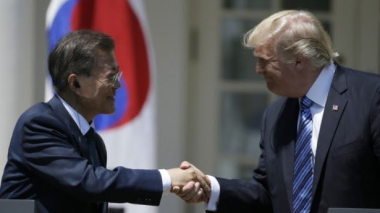 Uashingtoni dhe Seuli shtyjnë manovrat ushtarake