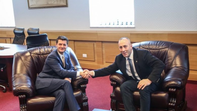 Haradinaj takon drejtorin e AKI-së, i ofron mbështetjen e Qeverisë