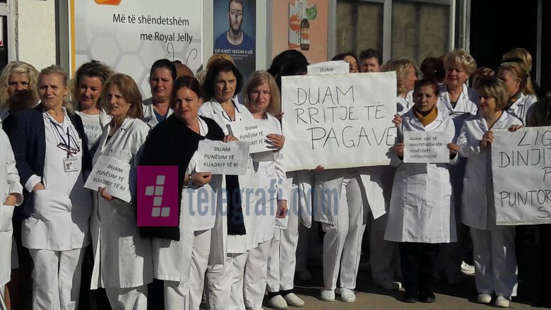 Mjekët e QKU-së prej nesër në grevë, kërkojnë paga si të qeveritarëve, prokurorëve e gjyqtarëve