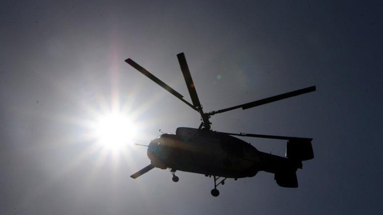 Helikopteri përplaset për një kullë televizioni në Ukrainë, dyshohet se ka të vdekur (Foto/Video)
