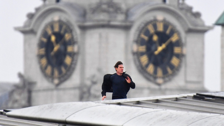 Tom Cruise fillon rixhirimet e filmit “Mission: Impossible 6” (Video)