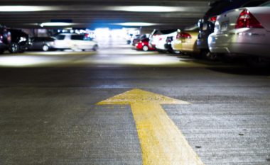 Komisioni Rregullator për Energjetikë do të punësojë zyrtarë për parkimin e veturave (Foto)