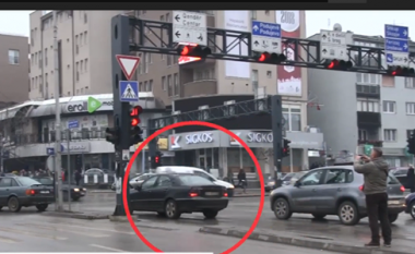 Kujdes, policët civilë afër semaforëve nëpër Prishtinë! (Video)
