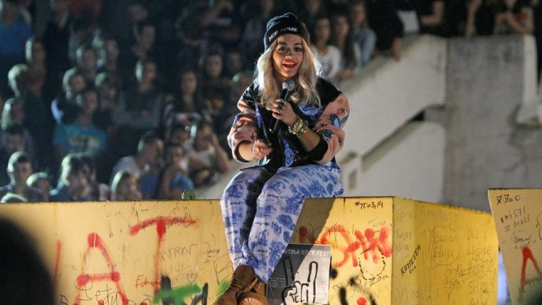 Rita Ora nuk ka pranuar të paguhet për ardhjen e saj në Kosovë më 17 shkurt (Foto)