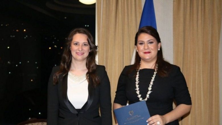 Ambasadorja Rudi dorëzoi letrat kredenciale në Honduras