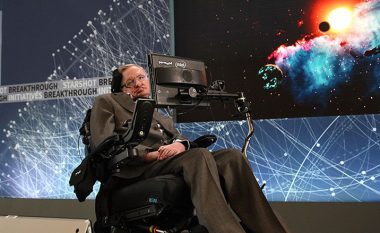 Hiri i fizikanit Stephen Hawking varroset në Londër