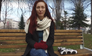 Histori prekëse: Vajza shqiptare nga Suedia, pas 36 viteve kërkon prindërit e saj biologjik në Pejë (Video)
