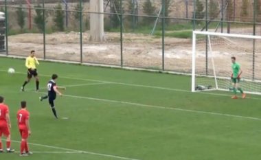 Në Turqi lojtari humbë penaltinë qëllimisht në shenjë të fair playt (Video)
