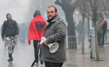 Aktivisti i VV-së thotë se Dardan Molliqaj ishte i bindur se Astrit Dehari bëri vetëvrasje