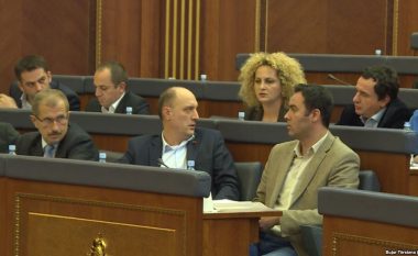 VV thërret në interpelancë kryeministrin Haradinaj për rritjen e pagave