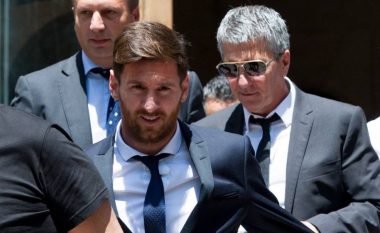 Babai i futbollistit tregon dy mënyrat e vetme se si mund të largohet Messi nga Barcelona