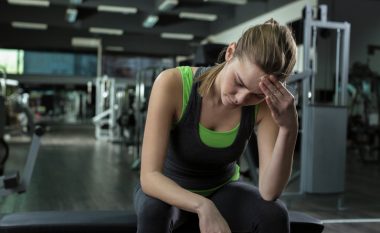 Dhimbja e kokës pas stërvitjeve: Pse ndodh dhe a është normale?