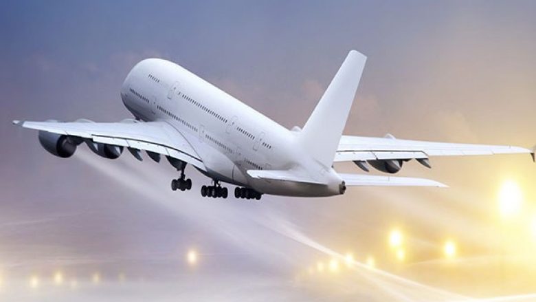 Qëndron një arsye logjike se pse shumica e aeroplanëve janë të lyer me ngjyrë të bardhë  (Video)
