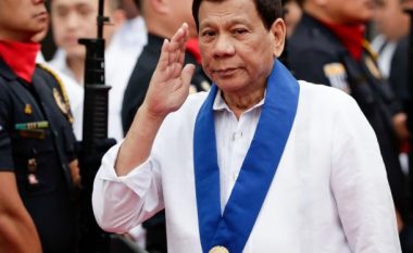 Duterte -urdhër ushtarëve: Qëlloni femrat në vaginë