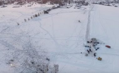 Pamjet e filmuara me dron tregojnë vendin ku është rrëzuar aeroplani rus, ku humbën jetën 71 persona (Video)
