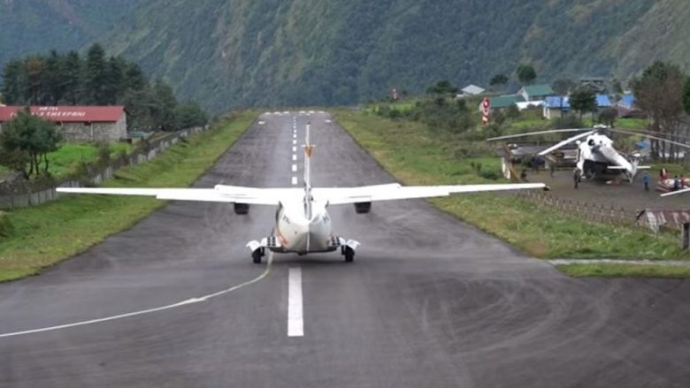 “Tencing-Hilari” makth për pilotët: Një nga aeroportet më të rrezikshme në botë, gjendet në afro 3 mijë metra lartësi mbidetare (Video)