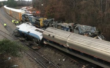 SHBA, të paktën dy të vdekur dhe 70 të plagosur në përplasjen e trenave