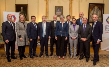 Theresa May takon kryeministrat e vendeve të Ballkanit Perëndimor, ofron mbështetjen e Britanisë për rajonin