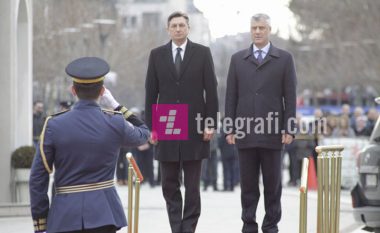 Presidenti slloven arrin në Kosovë, pritet me nderime shtetërore (Foto)