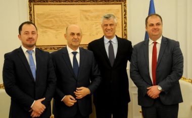 Thaçi takon përfaqësuesit e partive politike shqiptare nga Mali i Zi