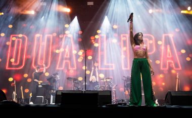 Dua Lipa konfirmon lajmin e shumëpritur – koncert i madh në Prishtinë më 10 gusht në festivalin Sunny Hill