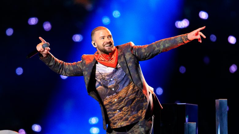 Paraqitje spektakolare e Justin Timberlake në Super Bowl, shikoni performancën e plotë të hiteve të tij dhe nderimit të Prince (Video)