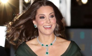 Kritikohet Kate Middleton pse nuk veshi fustan të zi në BAFTA