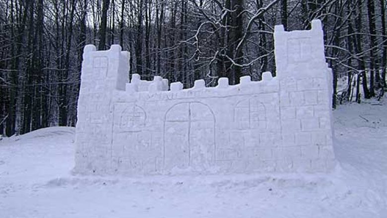 “Qyteti i dëborës” në Kodrën e Diellit i hapur deri më 27 shkurt