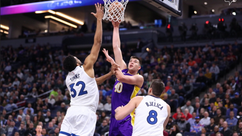 Minnesota rikthehet te fitorja, triumfon ndaj LA Lakers (Video)