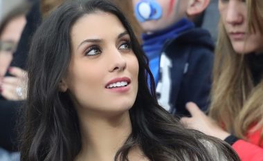 Pa pasur nevojë të zhvishet, Ludivine Kadri quhet mbretëresha e tribunave në futbollin italian