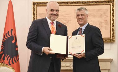 Presidenti Thaçi dekoron Ramën me medalje presidenciale