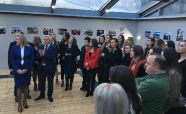 Sarandat e Kosovës hapin ekspozitën në Prishtinë