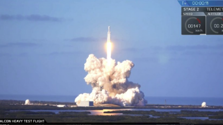 SpaceX tanimë ka testuar raketën e saj Falcon Heavy – ajo do të jetë në gjendje të dërgojë njerëz në Mars! (Foto/Video)