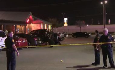 Plagosen katër persona nga të shtënat jashtë një restoranti në Teksas