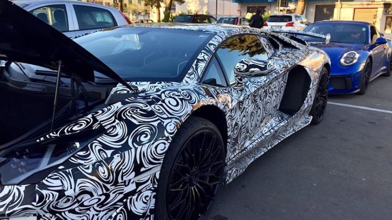 Spiunohet Aventador i ri, pritet të jetë Lamborghini më i fuqishëm deri tani (Foto)
