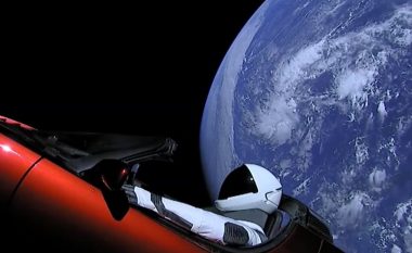 Tesla Roadster e nisur drejt Marsit, do të dëmtohet nga rrezatimi radioaktiv brenda një viti (Foto)